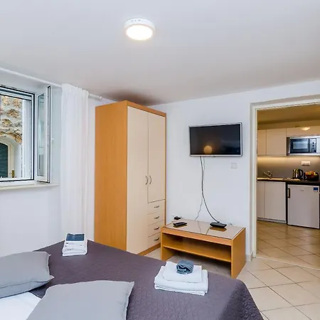 Apartman Domix *